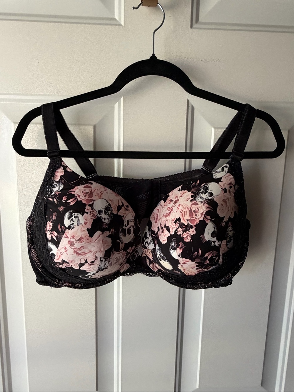 torrid 44D Black Bra with Pink Skull & Floral Pattern